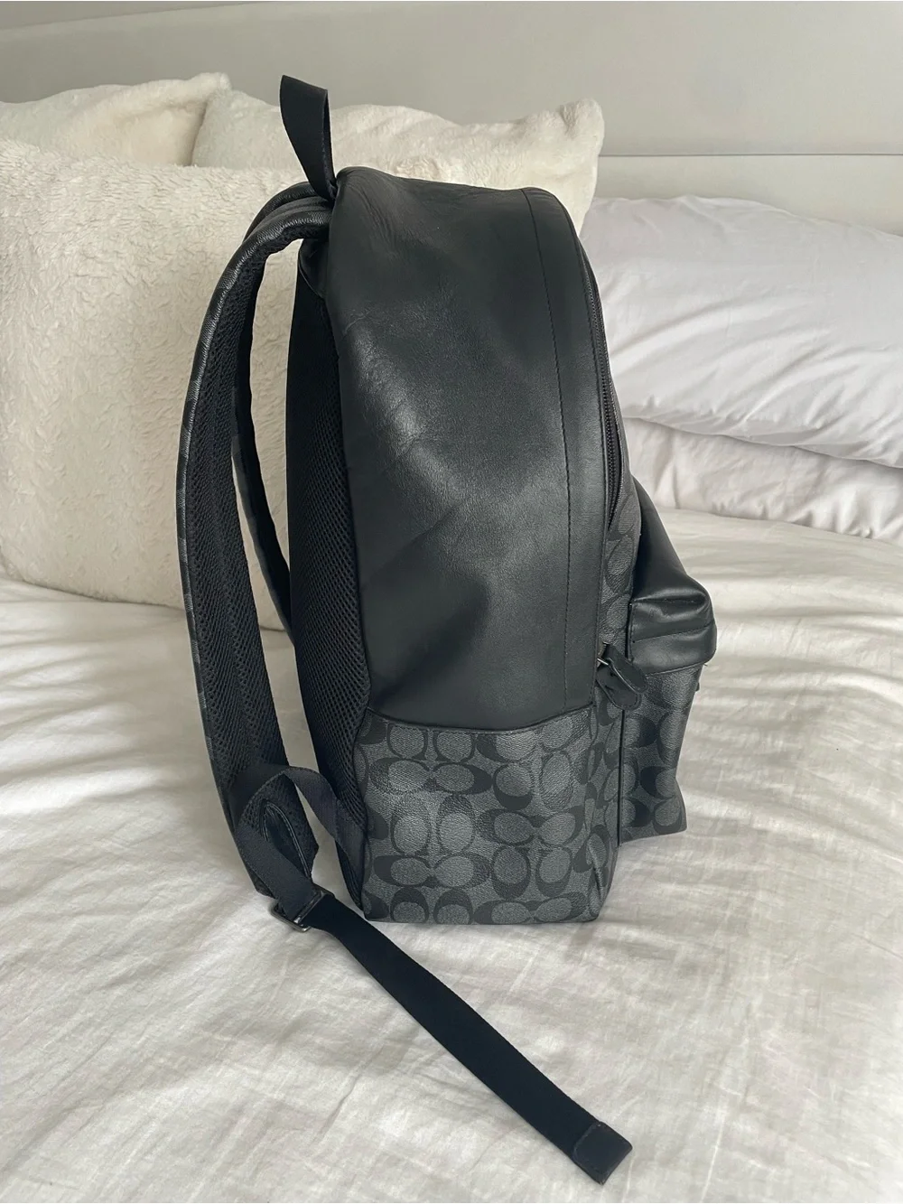 Coach Signature Backpack Leather Daypack in Black and Dark Gray